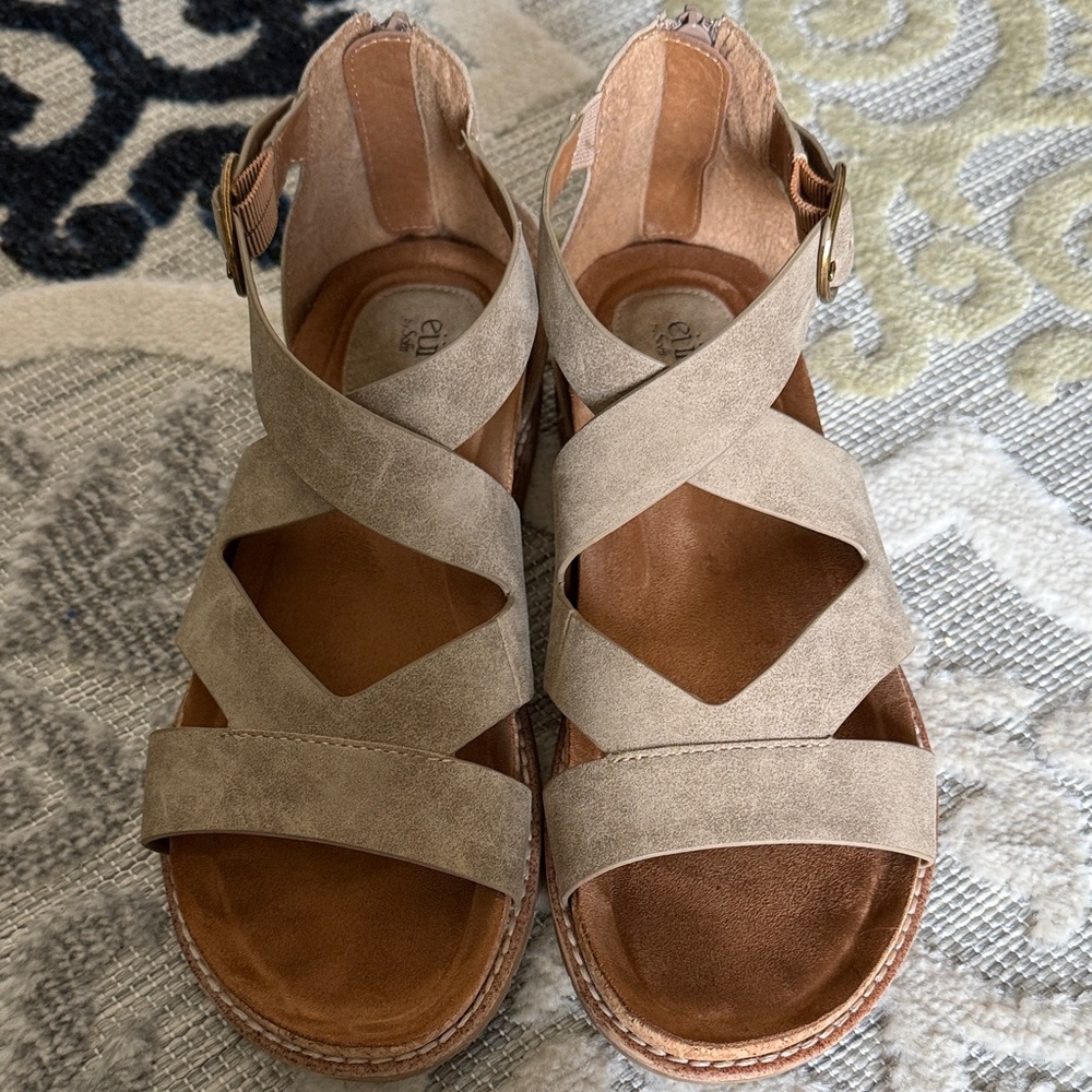 Stylish Tan and Brown Women's Sandals